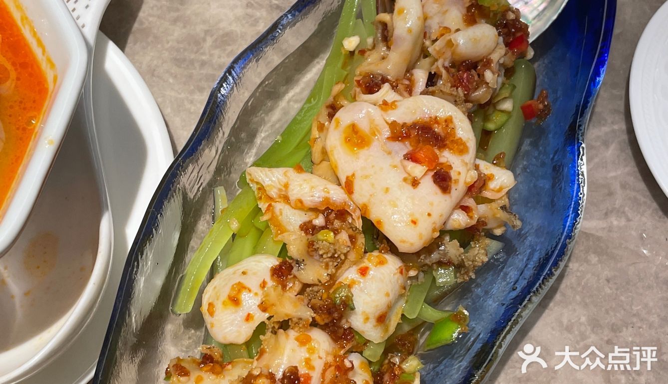 和姐妹来广粤天地看到的瑰茶厅，算是复古风