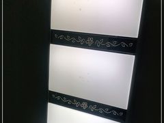 -湘西小馆(滨河路店)