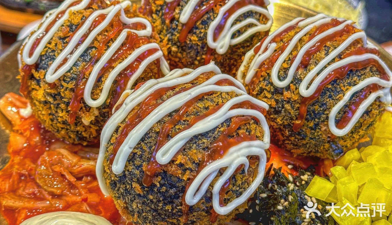 又来武汉吃胖嘟嘟的“厚切年糕”！酱汁爆多多！