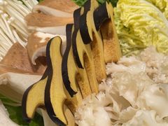 -红鼎豆捞·非遗鲍皇汤火锅(宝丰路店)