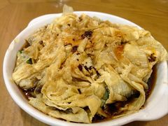 炝豆皮-三鞭一花·独一处·元英砂锅(海光寺店)