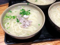 -亮亮面馆(经六路店)