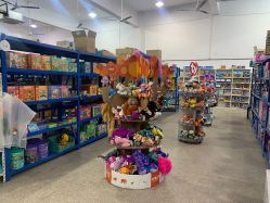 -逝水玩具折扣店