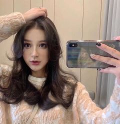 -AYO SALON