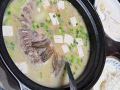 -土砂锅生态山庄·非遗砂锅雅鱼