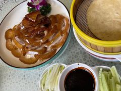 片皮鸭-满旗楼 北京烤鸭·涮羊肉火锅(武昌店)
