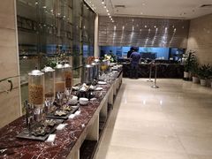 自助取餐区-杭州华美达大酒店无国界西餐厅