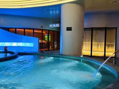 -涨巢·潮玩水疗局