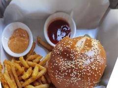经典汉堡套餐-悠航SLOWBOAT(三里屯店)