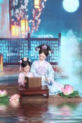 点击看大图 -后宫·古装汉服京剧儿童亲子全家福摄影
