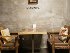 大堂-HIGH FIVE哈福手工汉堡(桂林路店)