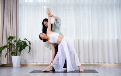 -亚太瑜伽普拉提学院