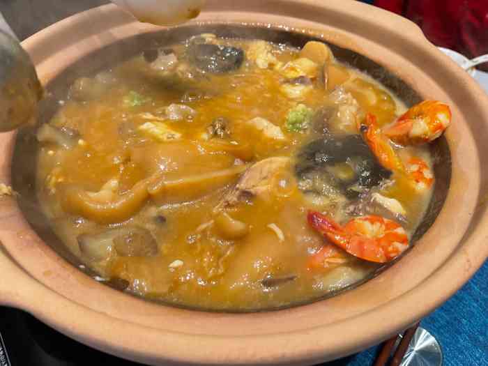 今天和朋友小聚朋友推荐这家名为御延公馆的餐厅这家餐厅位于南京东路