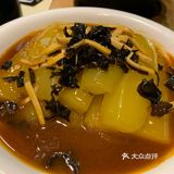 图1鳗鱼，我以为是日式鳗鱼那样的，属于肥美容易肥腻那种