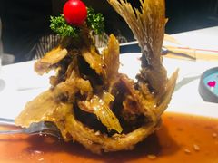 糖醋鲤鱼-闫府私房菜·百年鲁菜(恒隆店)