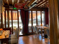 靠窗位-隔壁老王·家常云南菜(花巷店)