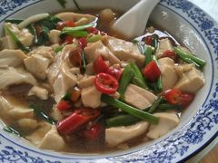 -小洞天柴火土菜馆