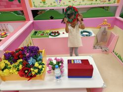 -莫莉幻想儿童乐园(三河燕郊永旺店)