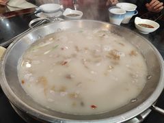 -老来福·非遗酸汤兔(凯旋路店)