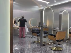 -Tloml salon