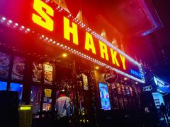 门面-鲨鱼美式餐厅酒吧Sharky