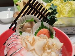 -红鼎豆捞·非遗鲍皇汤火锅(宝丰路店)