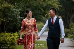 -曼青婚纱礼服馆