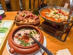 -老滇山寨•云南特色菜•地方菜•民族风情歌舞表演(金碧店)