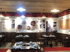 大堂-岳记兴隆·青城腊排铜火锅(融创店)