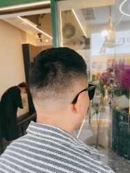 -苏豪美发S A L O N烫发染发
