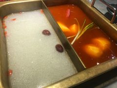 -尚尚仙·酸汤猪手·猪肚鸡火锅(华联万柳购物中心店)