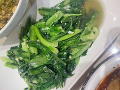 -帅巴人舅母子腊蹄民俗村