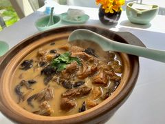 小鸡炖榛蘑-止观小馆·辽河口渔家菜(王府井店)