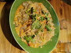 -老何二婶家铁锅炖·东北菜(白石洲店)