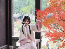-一揽芳华汉服旗袍体验馆(拙政园店)