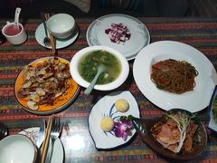 -忘忧草融合私房菜(红鼎国际店)