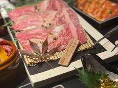 -山川小町·极番烧肉(新地假日广场店)