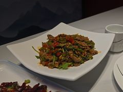 -三湘四水正宗湘菜(君峰路店)