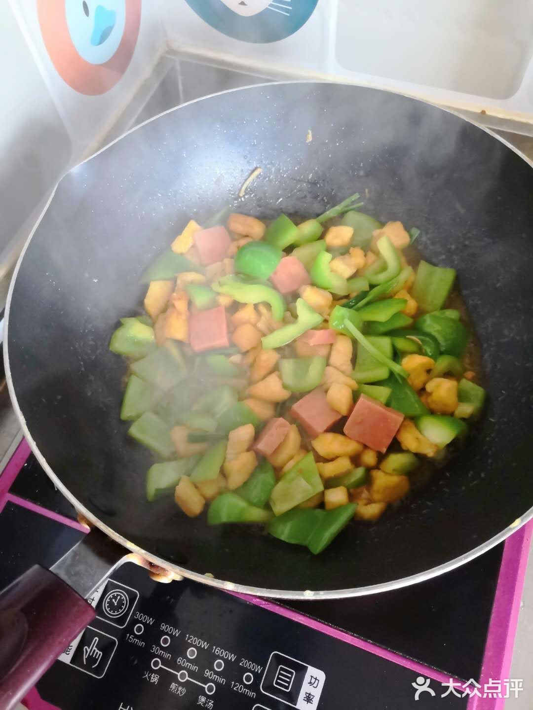 彩之厨房,好吃的青椒炒鸡丁