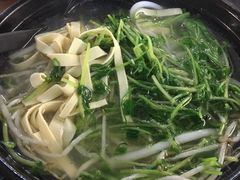 -丽虹云南过桥米线(兴工街店)