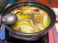 -香巴拉云南餐厅(华莱坞店)