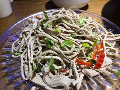 香椿苗拌豆腐丝-谢蟹浓·肉蟹煲(新奥店)
