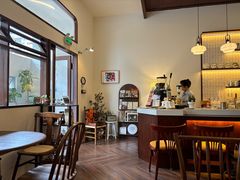 -Café Monson