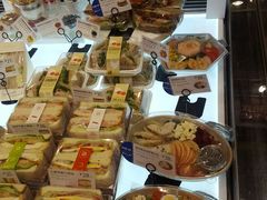 金枪鱼鸡蛋双味三明治-巴黎贝甜(熙悦汇店)