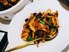 -关东小磨东北菜(漕河泾印象城店)