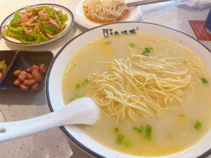 阿达师傅鱼汤面-"江苏是鱼米之乡,很多地方也爱吃面条,在苏.