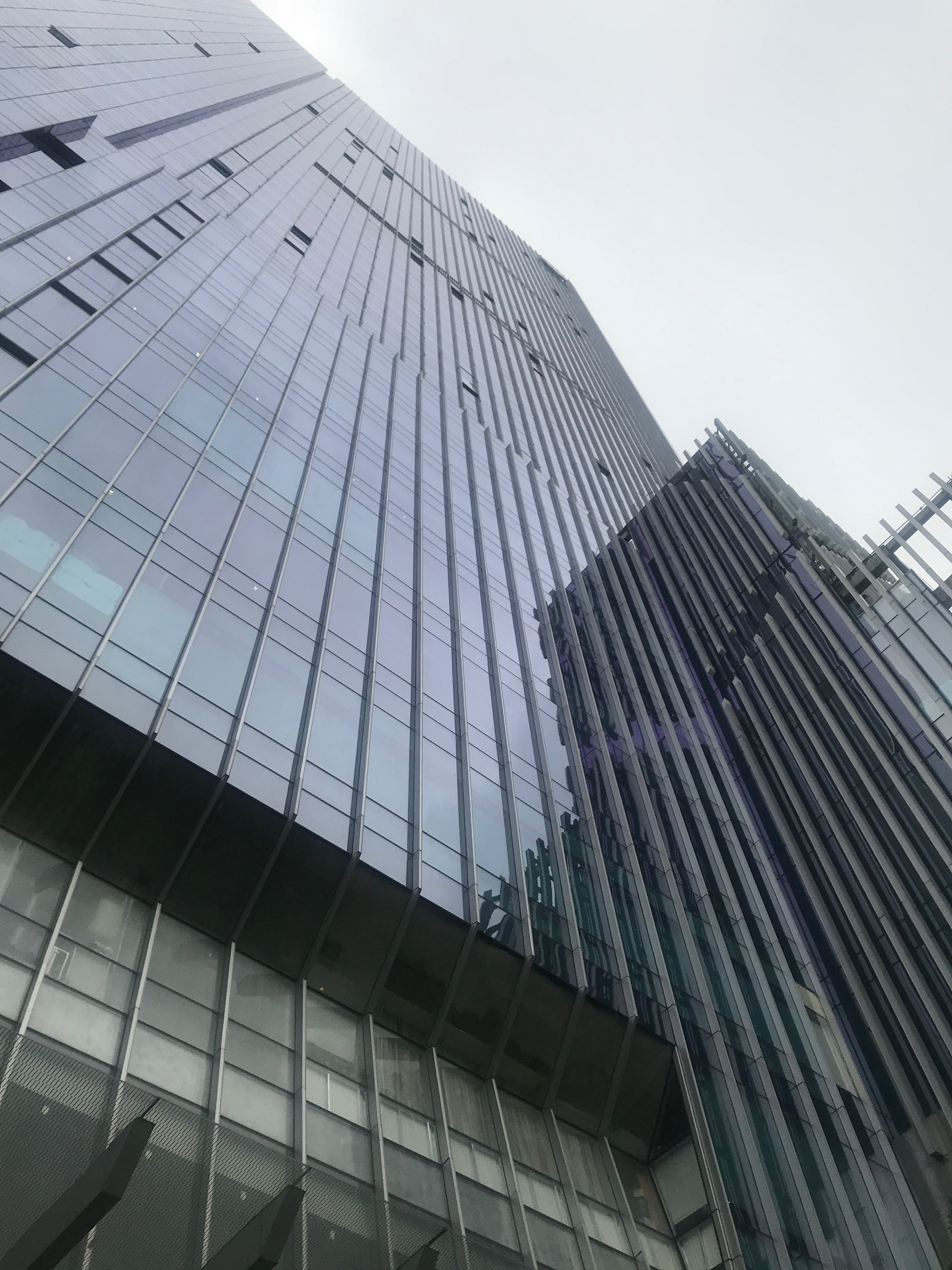 江南西b出口出来之后,左手边走到海珠城b