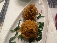 蜂巢荔茸火鸭酥-东海朗廷酒店-唐阁T’ANG COURT 中餐厅