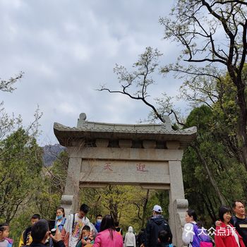 本来是打算从红门步行上山的，不过经过一番周折