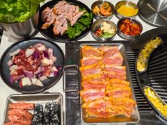 -山野的朋友露营炭火烤肉